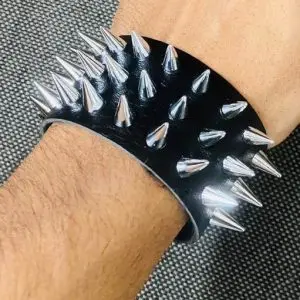 Original Cow Leather Spiked Rock Bracelet Punk Three Row Pointed Cone Rivet Bracelet DIEZI Personality Hip Hop Bangle Vintage Punk Cosplay Black Wrap New Jewelry
